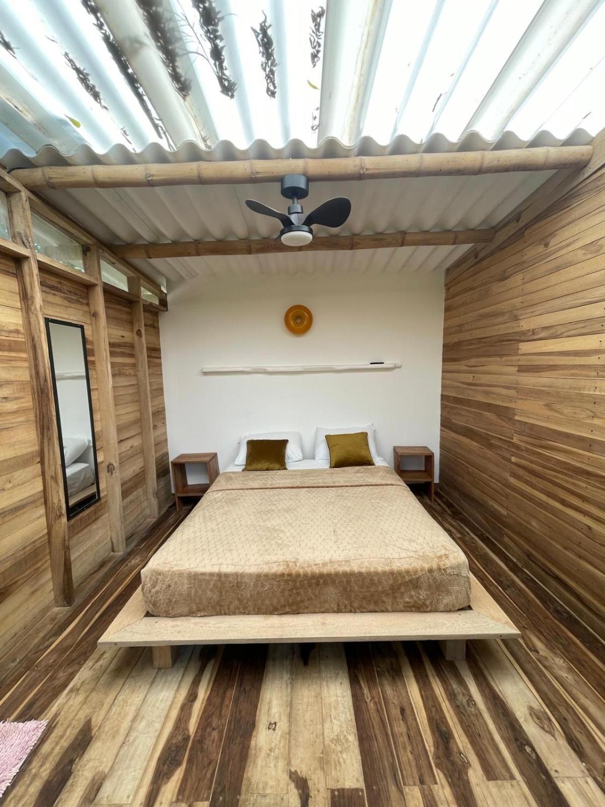 פאלומינו La Mona Eco Cabins מראה חיצוני תמונה